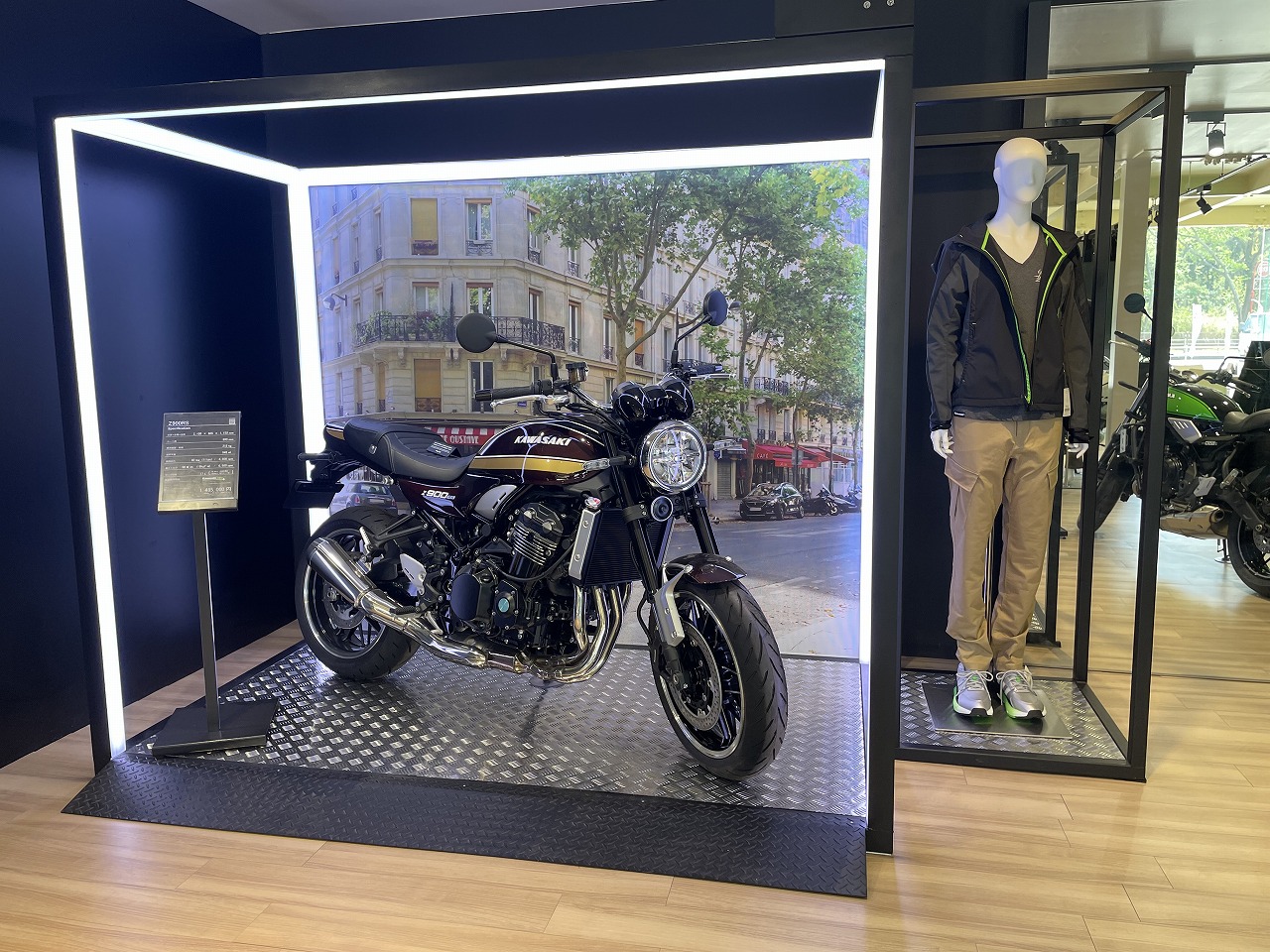 人気の最新モデル展示しております